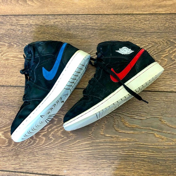 Jordan Other - Nike Air Jordan 1 Retro Mid Boys Size 5